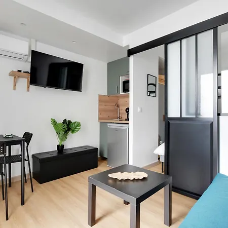 Charming 1 Bedroom With Sauna - Romainville 2 *